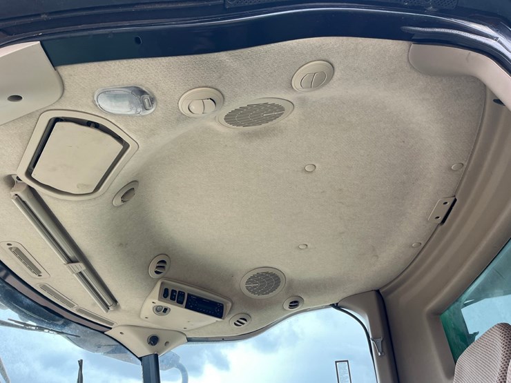 2011-john-deere-s670-image-45
