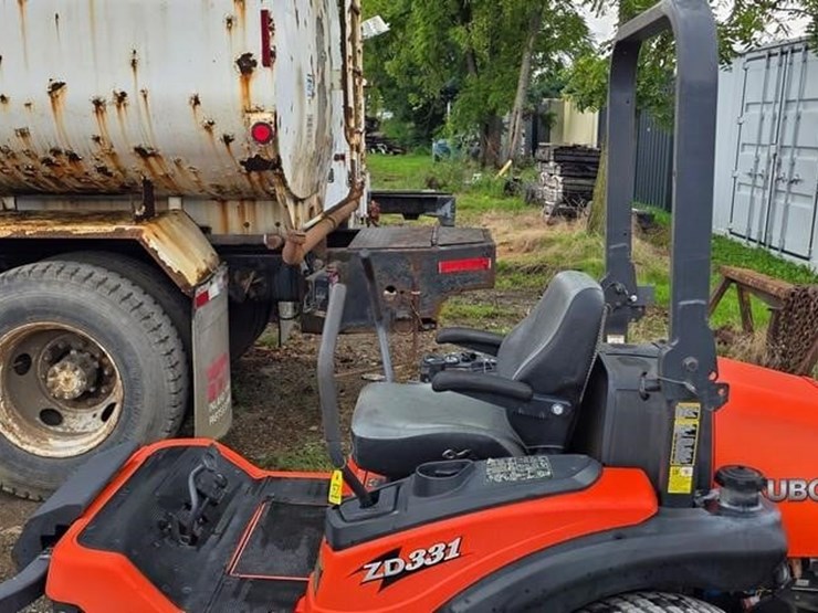 kubota-zd331-image-11