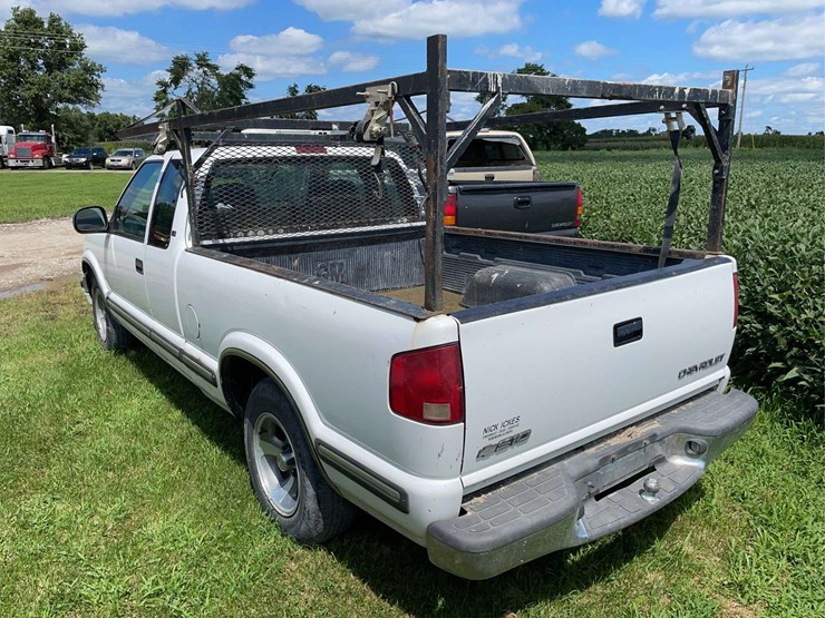 1998-chevrolet-s10-image-4