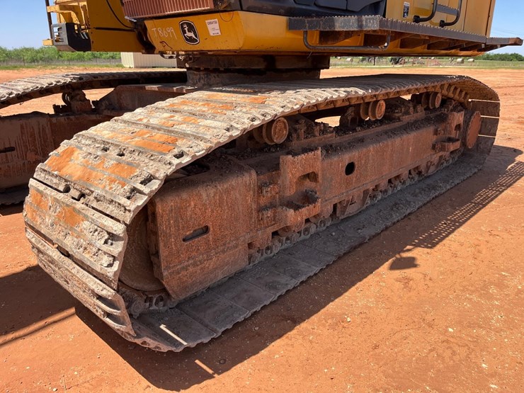 #t8699-•-2018-deere-470g-image-2