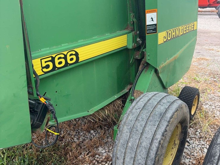 2026-john-deere-566-image-13