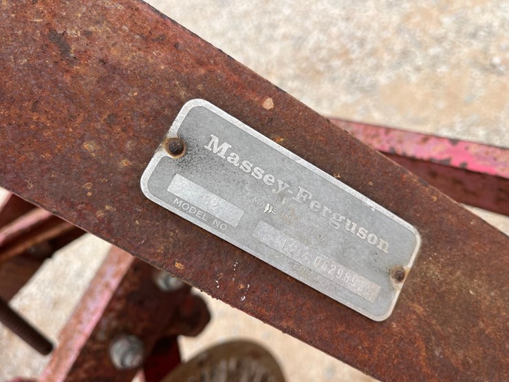 massey-ferguson-82-image-7