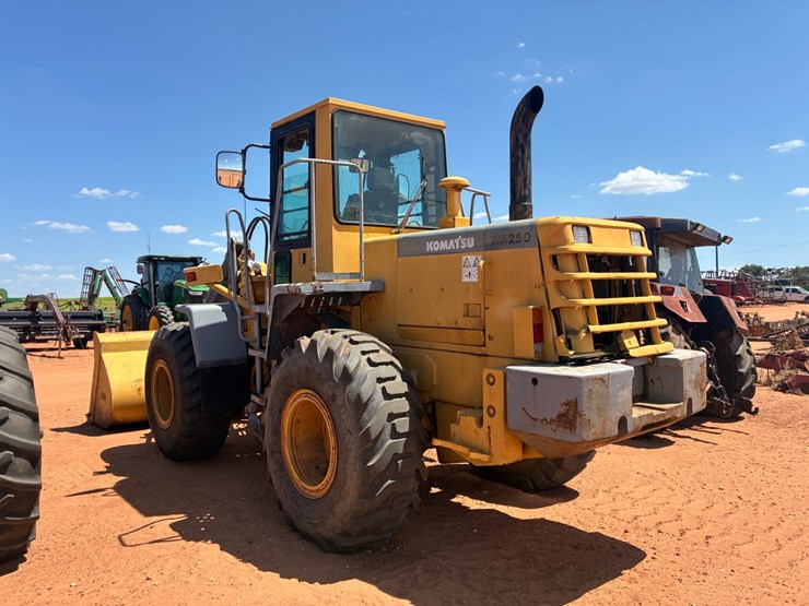 komatsu-wa250-image-6