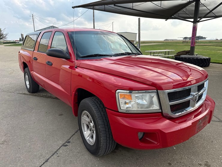 2008-dodge-dakota-image-1