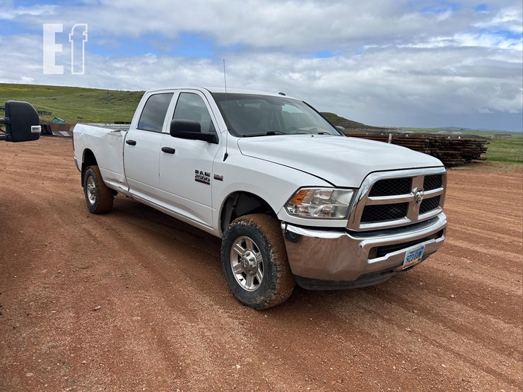 2018-ram-2500-tradesman-image-3