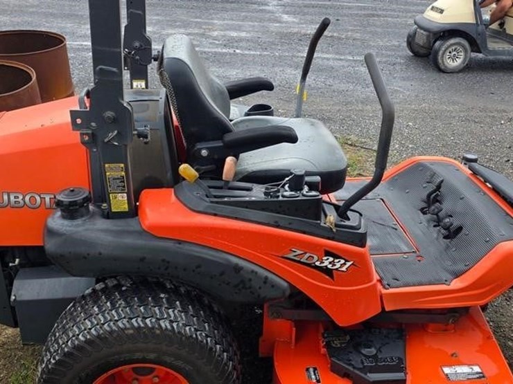 kubota-zd331-image-7