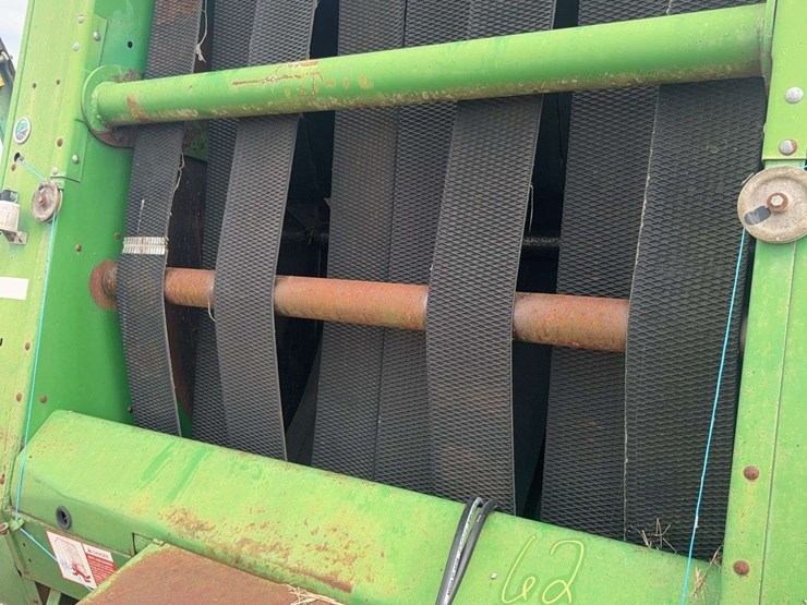 2025-john-deere-535-image-8