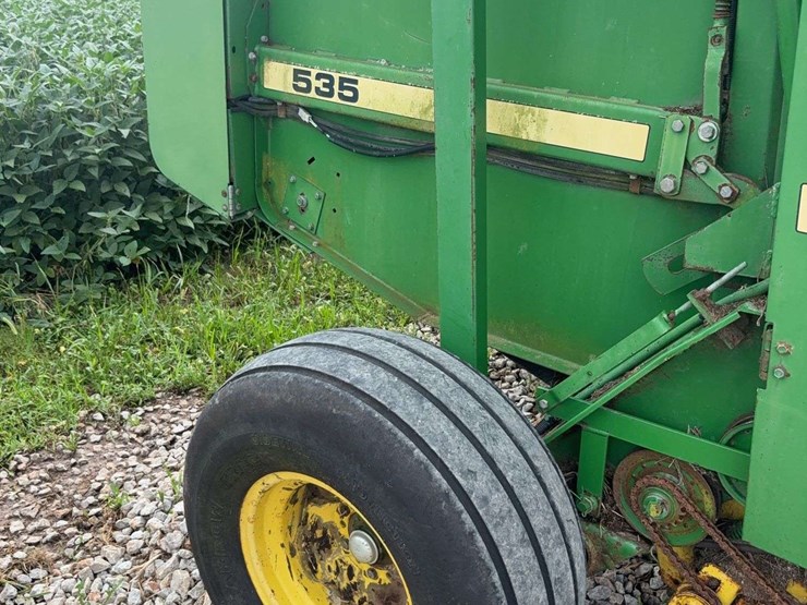 2025-john-deere-535-image-12