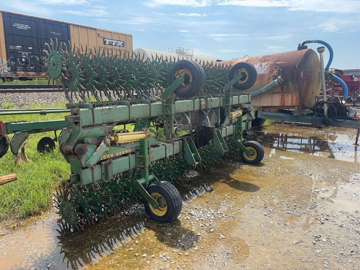 john-deere-400-image-7