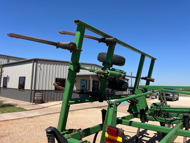 2001-john-deere-2400-image-12