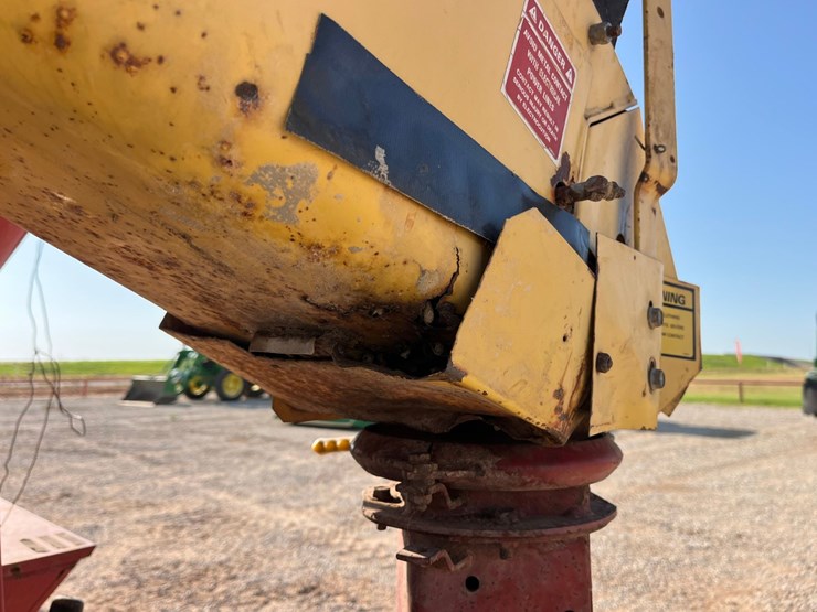 new-holland-355-image-18