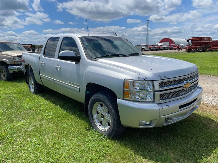 2012-chevrolet-silverado-1500-image-2