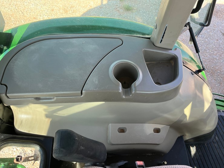 2019-john-deere-5075e-image-21