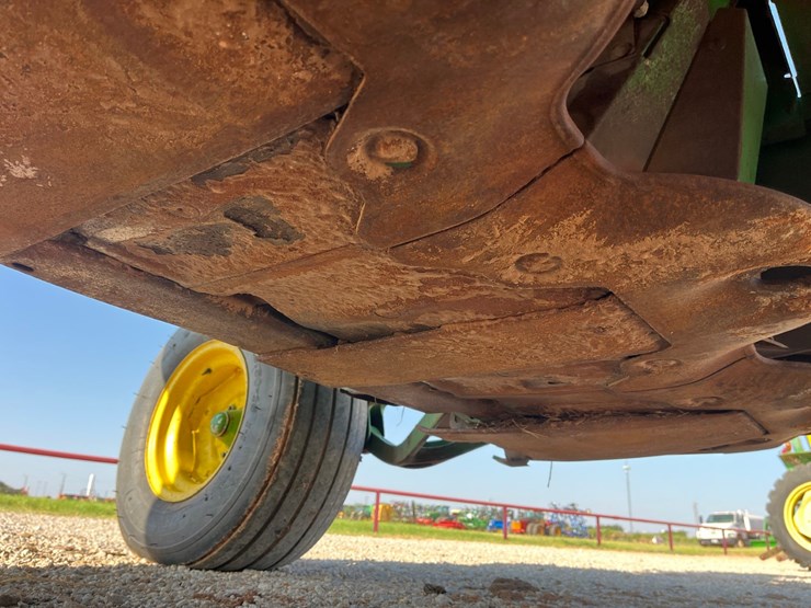 john-deere-835-image-8
