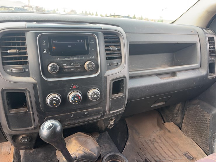 2016-dodge-3500-image-24