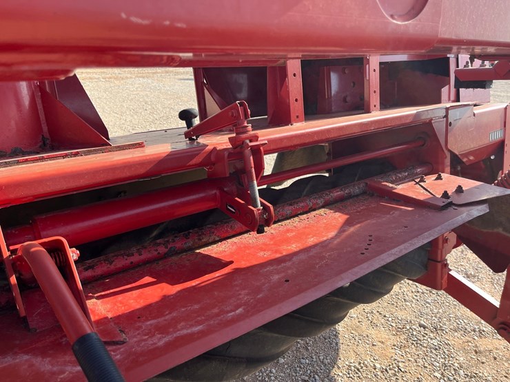 2010-new-holland-h7450-image-15