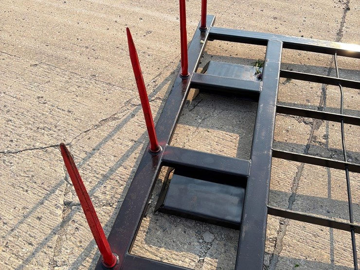 m&j-4-prong-skidloader-bale-spear-image-7
