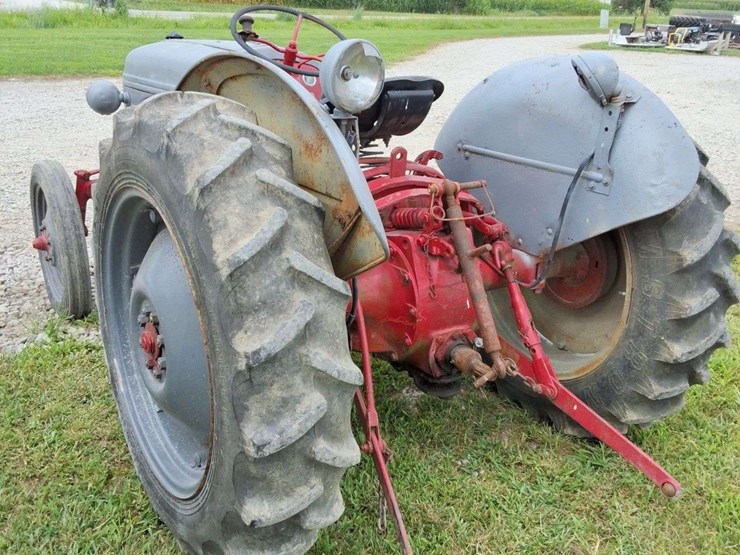 1950-ford-8n-image-9