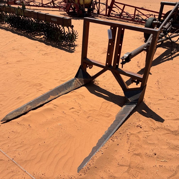 #T8883 • 3PT. Hay Spear