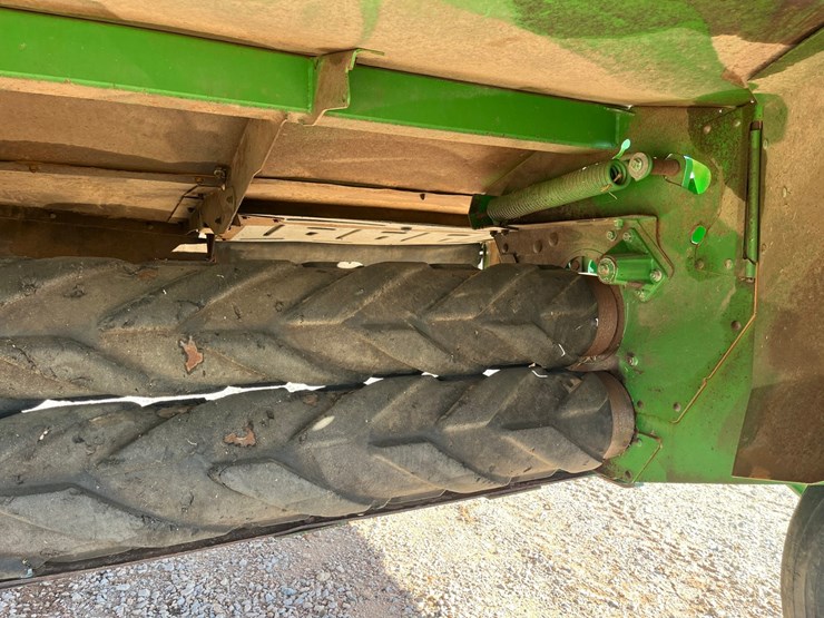 john-deere-835-image-15