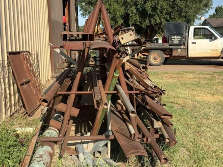 assort-of-pipe/metal-with-stand-image-2