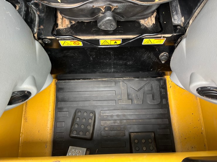 2013-caterpillar-259b-image-17
