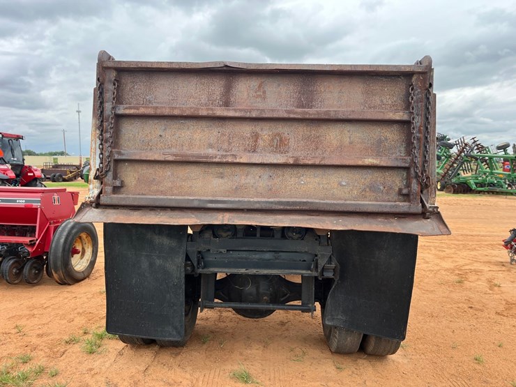 #t8691-•-1979-chevy-dump-truck-image-6