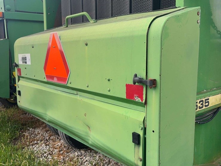 2025-john-deere-535-image-13