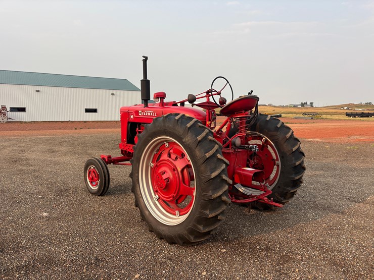 farmall-m-tractor-image-7