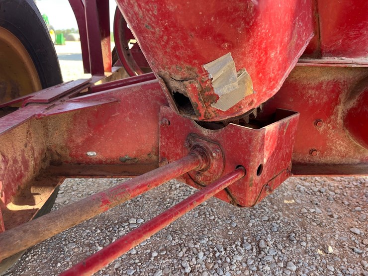 new-holland-355-image-9