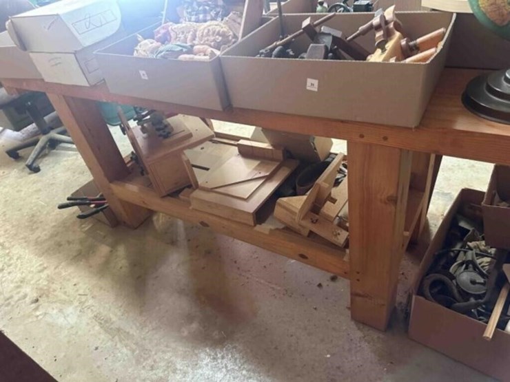 wooden-work-bench-image-3