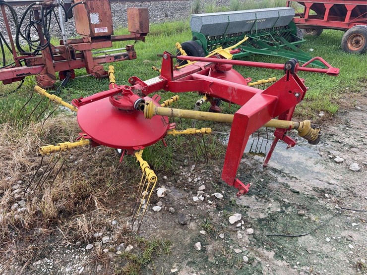 new-holland-254-image-1