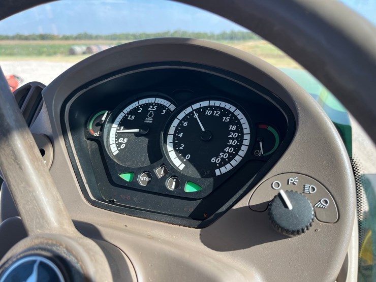 2014-john-deere-6210r-image-29