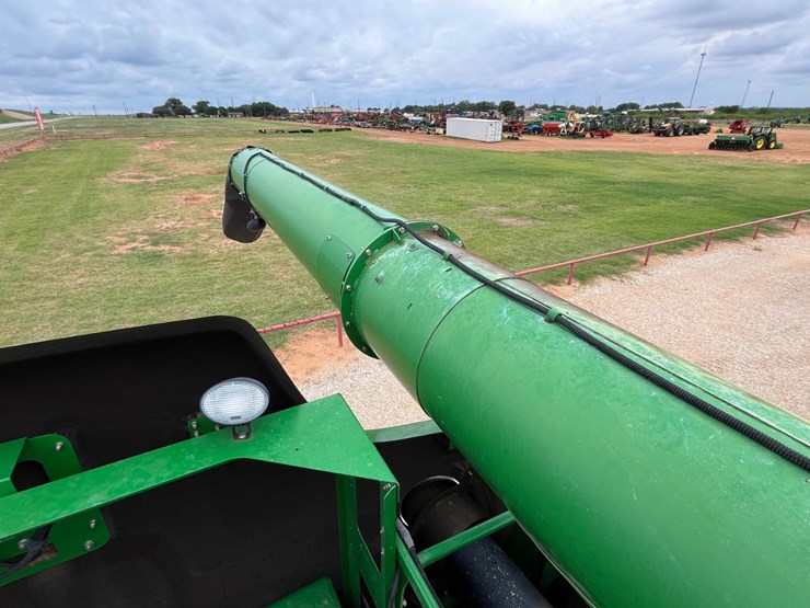 2011-john-deere-s670-image-21