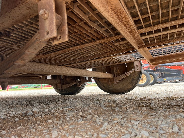 #t8841-•-horse-trailer-image-5