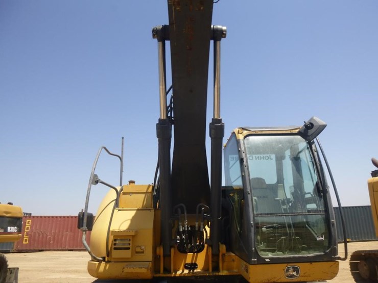 2011-deere-225d-lc-image-31