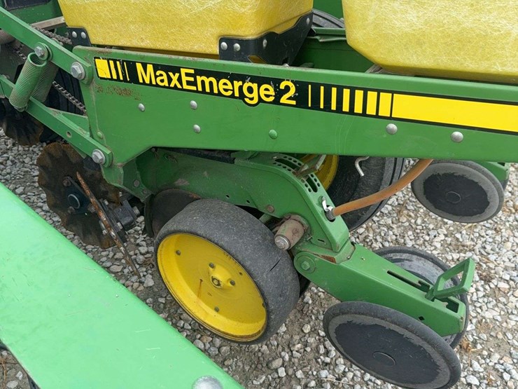 john-deere-7200-image-13