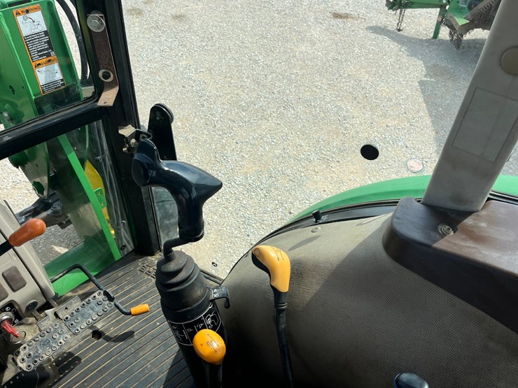 2011-john-deere-5093e-image-23