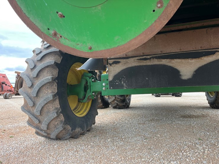 2011-john-deere-s670-image-29