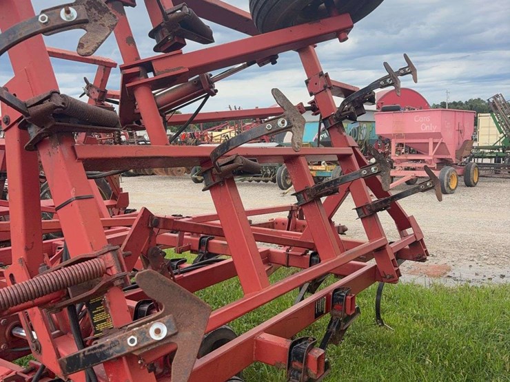 case-ih-4800-image-17