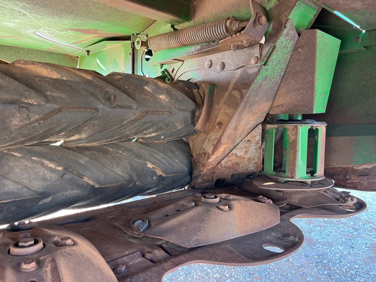 john-deere-835-image-6