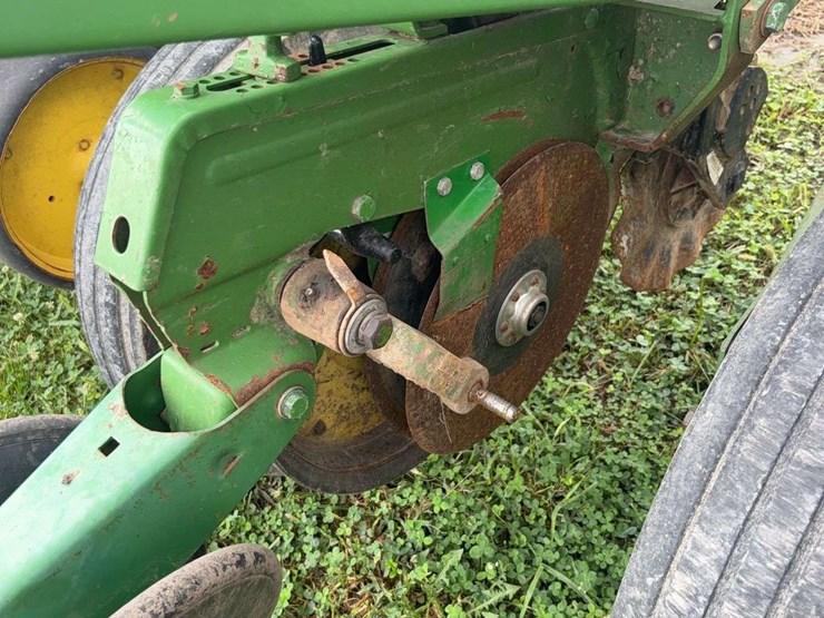 john-deere-7000-image-11