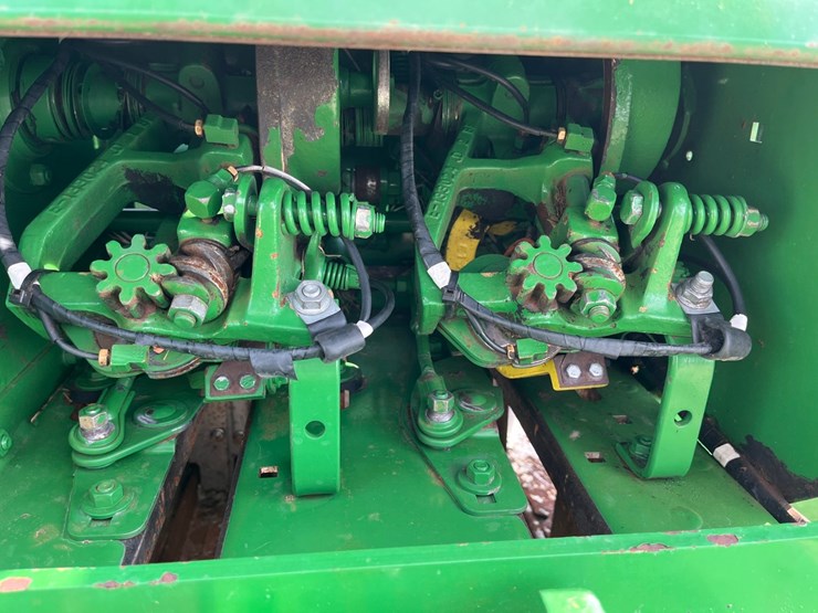 2013-john-deere-348-image-8