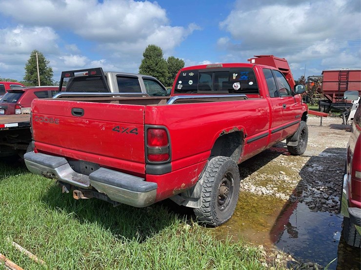1998-dodge-ram-2500-image-3