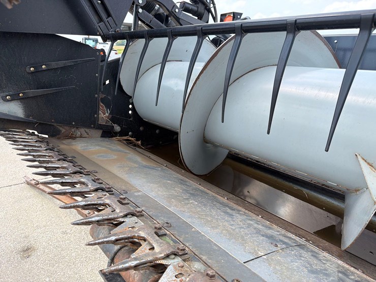 agco-20ft-air-reel-bean-head-w/-cart-image-26