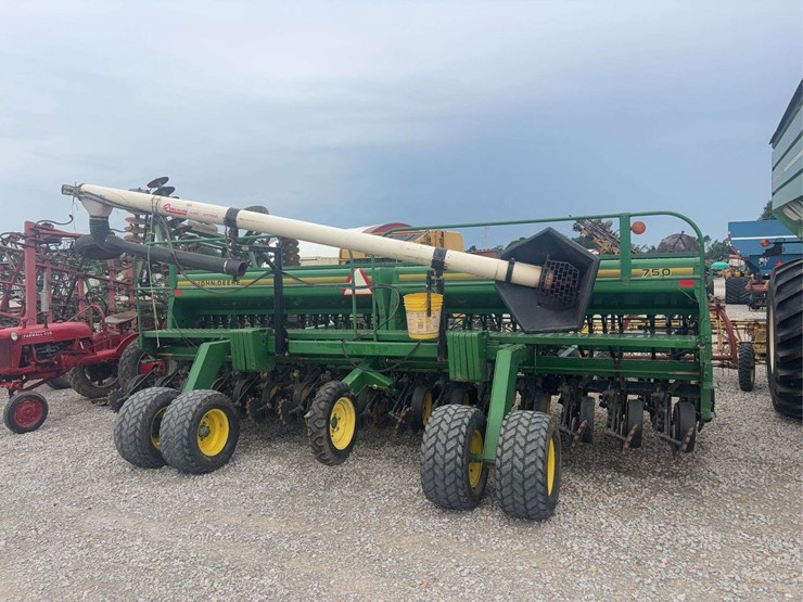 john-deere-750-image-12