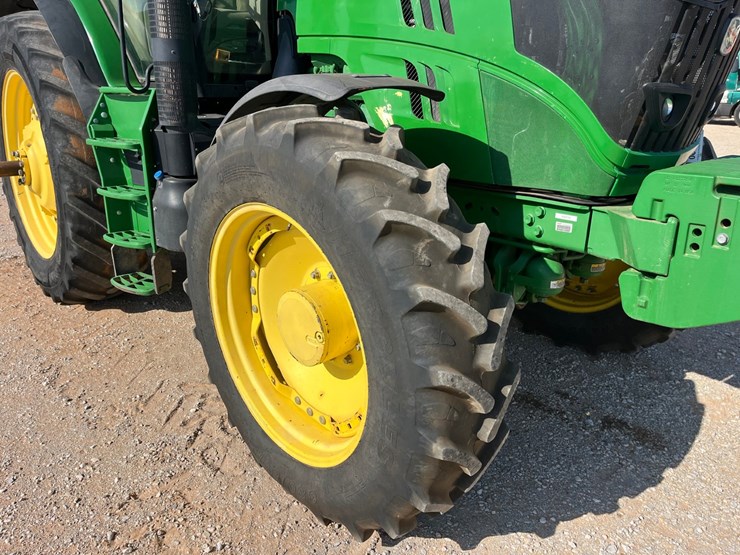 2014-john-deere-6210r-image-9