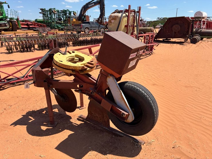 #t8890-•-gopher-plow-image-4