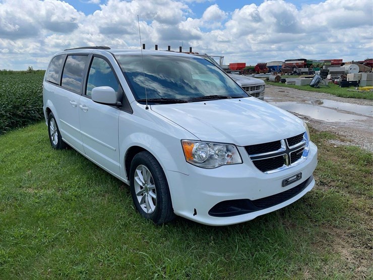 2014-dodge-grand-caravan-image-2