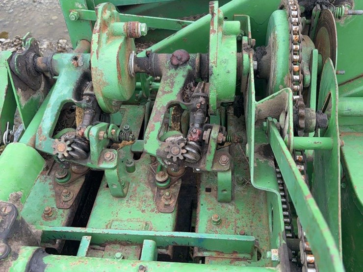 john-deere-24t-image-9